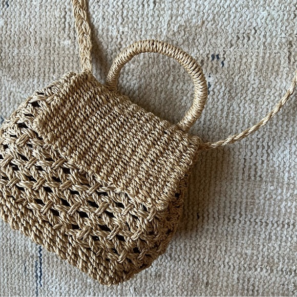 Handbags - Woven Basket Crossbody